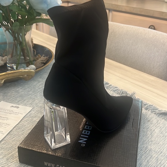 Cape Robin Ankle Boots - Picture 4 of 4